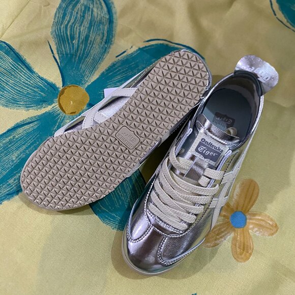 Onitsuka Tiger Silver Unisex Sneakers - Picture 2 of 9